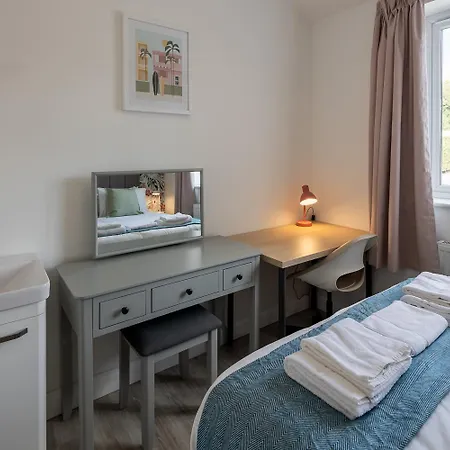 Shetland House By Cliftonvalley Bristol